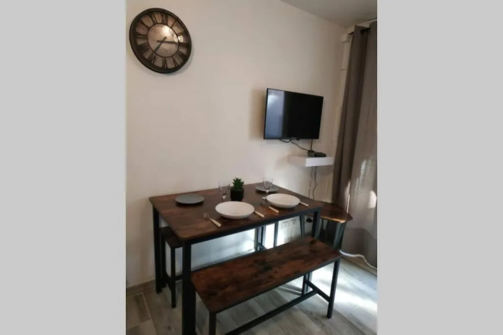 studio climatisé, 50 m de la prom, Wifi Nice 0*,  France