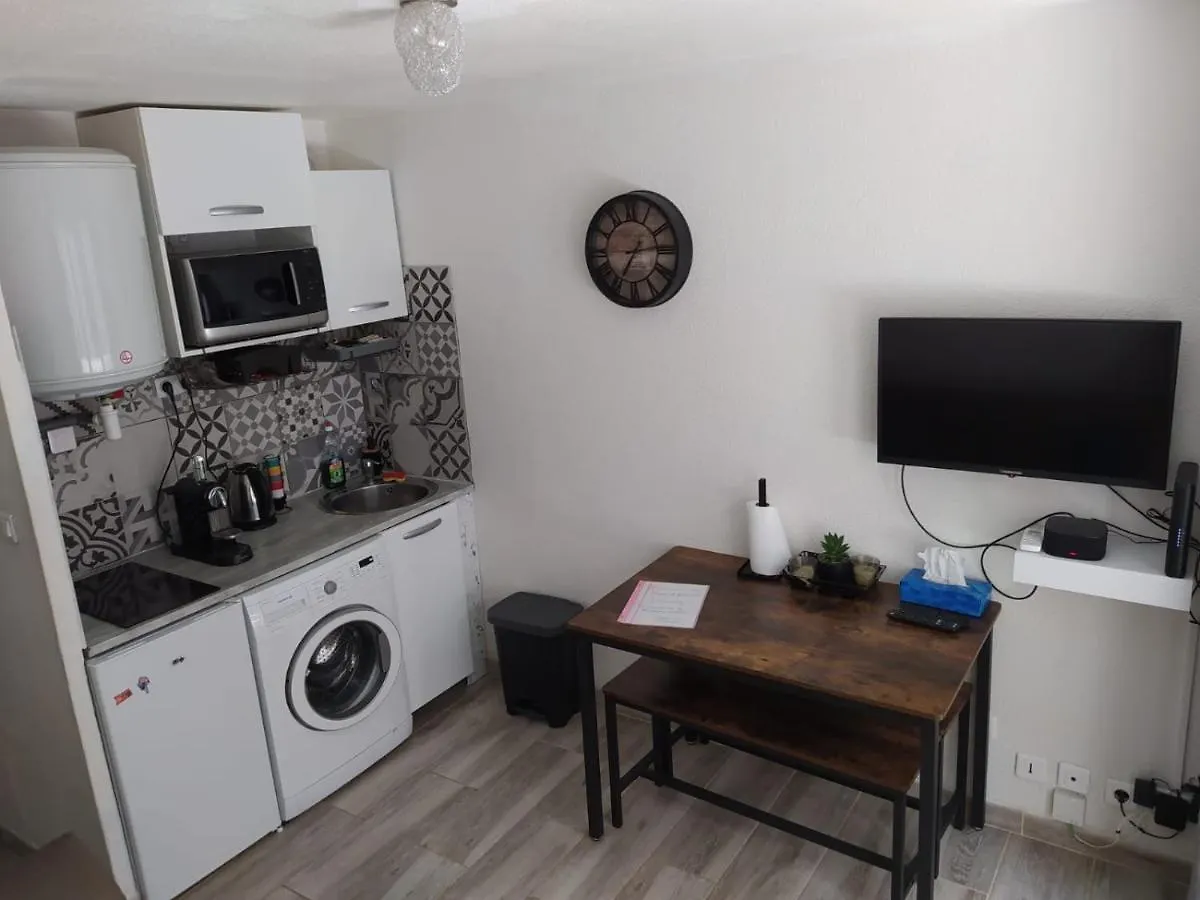 studio climatisé, 50 m de la prom, Wifi Nice