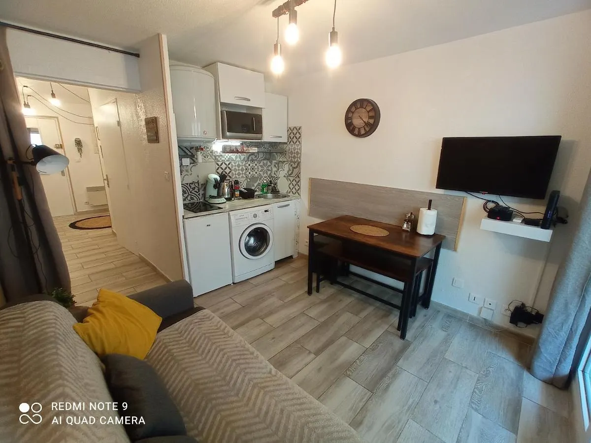 studio climatisé, 50 m de la prom, Wifi Nice
